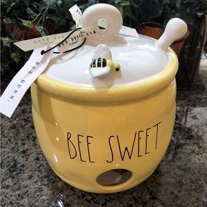 NWT Rae Dunn Honey Pot Birdhouse Bee Sweet
